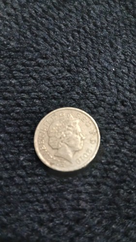 Rare one pound 1983 - pound, queen