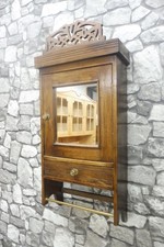 Armadio antico da parete bagno