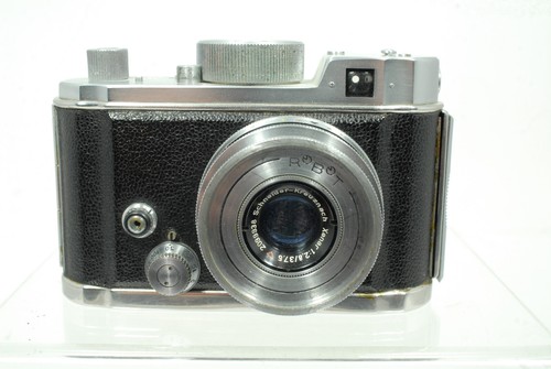 Robot fotocamera a - (b),