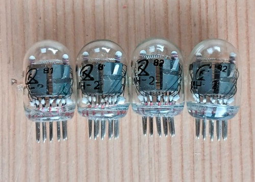 Tubo nixie sovietico in 2 - 4,