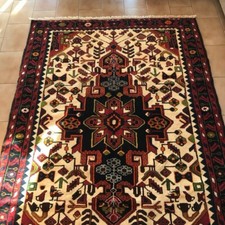 Tappeto iraniano tessuto a