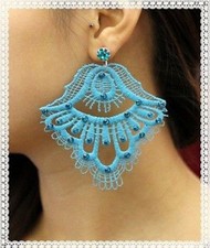 orecchini in pizzo macrame