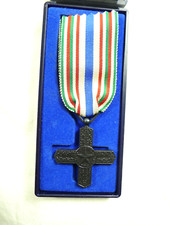 CROCE CAVALIERE VITTORIO VENETO PRIMA GUERRA MONDIALE MILITARE MEDAGLIA 1968