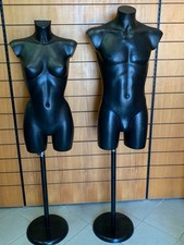 manichini uomo e donna con