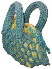 borsa fatta a mano uncinetto con fettuccia dí tulle leggera 