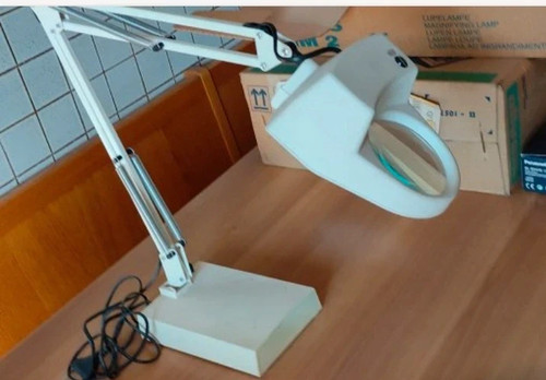 Lampada tavolo con lente - da,