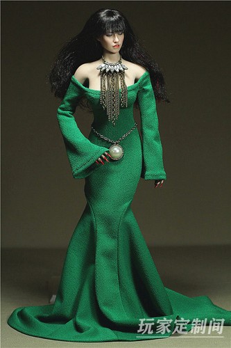 Modellino donna elegante - 1/6,