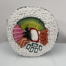 Cuscino statuina ricamato