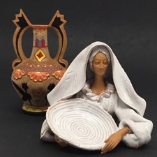 COPPIA ! VECCHIA FIGURA IN CERAMICA DONNA SARDA A. SPIGA VASO AD ANFORA LOI