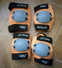 Set Protezioni Bambini Kit Ginocchiere Gomitiere Parapolsi Skate Pattini Bici 