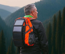 Zaino con pannello solare