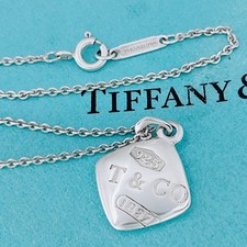 Collana con ciondolo cuscino