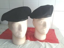 Coppia di baschi neri esercito  italiano COD:A1