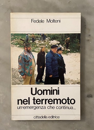 Uomini nel terremoto fedele - uomini,