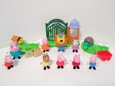 Peppa Pig Playset! 9 Figures