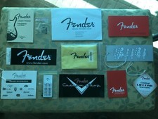 (A16) FENDER CASE CANDY ~ CHITARRA BASIC CUSTOM SHOP ~ MANUALE ED ETICHETTE ~ 2012+