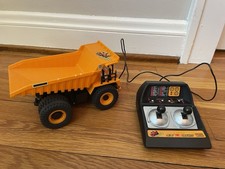 Autocarro con cassone