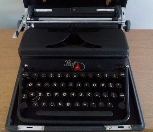Macchina scrivere antiche - macchina,