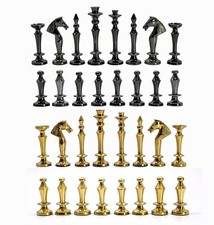 Pezzi di scacchi in metallo
