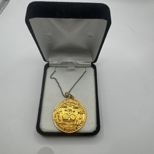 Collana con ciondolo - , in