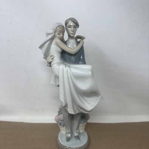 Lladro porcelain figurine - lladro,