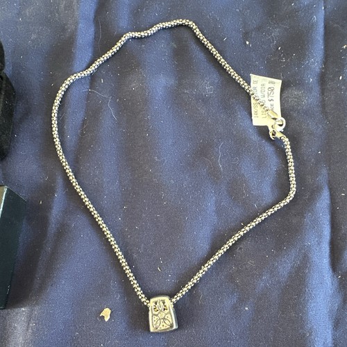 Collana con ciondolo - , e