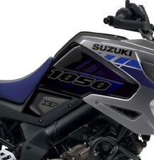 Adesivi Laterali Serbatoio per Suzuki V-Strom 1050 XT 2022 L-139 Grey Aspen