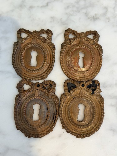 Ornamenti bronzo - in,