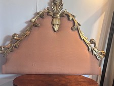 Testata di letto imbottita con fregi dorati settecentesca