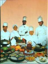IL MONDO A TAVOLA. ENCICLOPEDIA CUCINA - 10 VOLUMI AA VV NARDINI EDITORE 1995