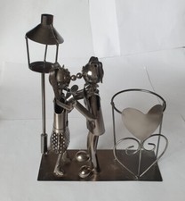 Porta bottiglia in ferro con innamorati, molto romantico, vintage