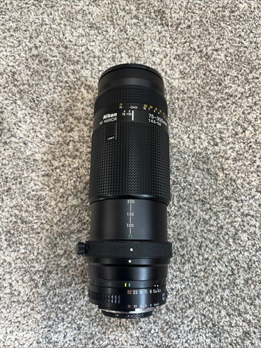 Nikon nikkor 300 mm - 75-300,