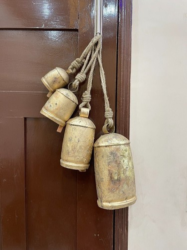 Campana sospesa gigante