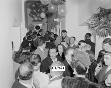 Salvador Dalì festeggia il Capodanno al nightclub El Marocco di New York foto