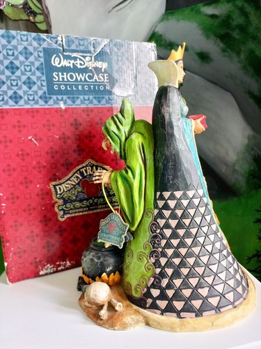 Disney traditions ĺa - traditions, regina
