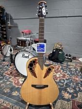 Chitarra acustica-elettrica