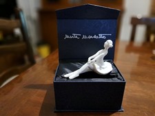 ​🌸 Elegante Statuina