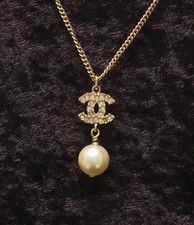 Collana CHANEL Coco Mark finta