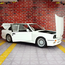Modellino auto giocattolo 1:24