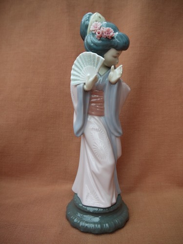 Lladro geisha girl - lladro,