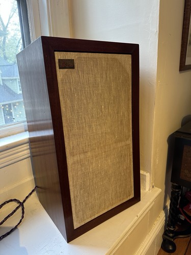 Beautiful vintage acoustic - vintage,