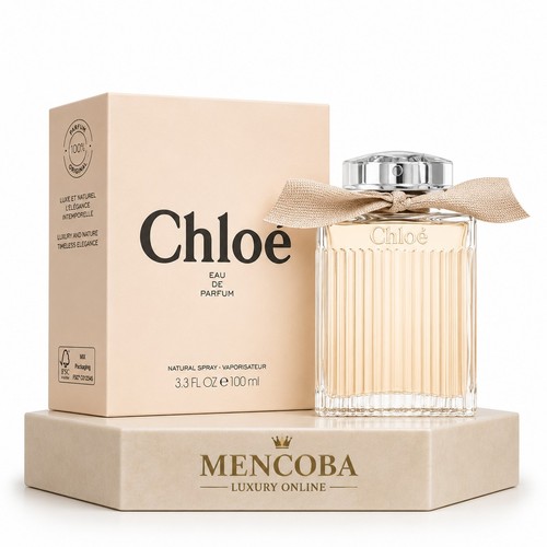 Chloe signature - /,