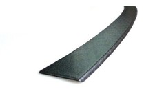 Paraurti in plastica nero per