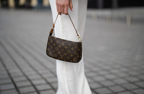 Louis vuitton monogram - louis,