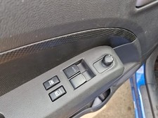 Interruttore per alzacristalli