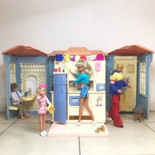 Barbie family house mattel