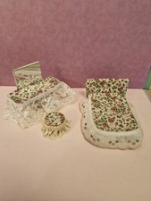 Bellissimo letto e toletta