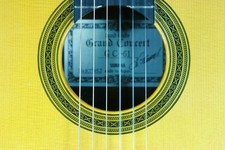 Jacaranda pino Yamaha GC-61