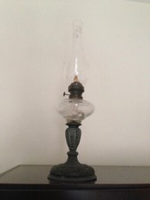 Lampada da tavolo a petrolio