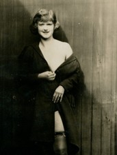 Nudo giovane bella donna calze